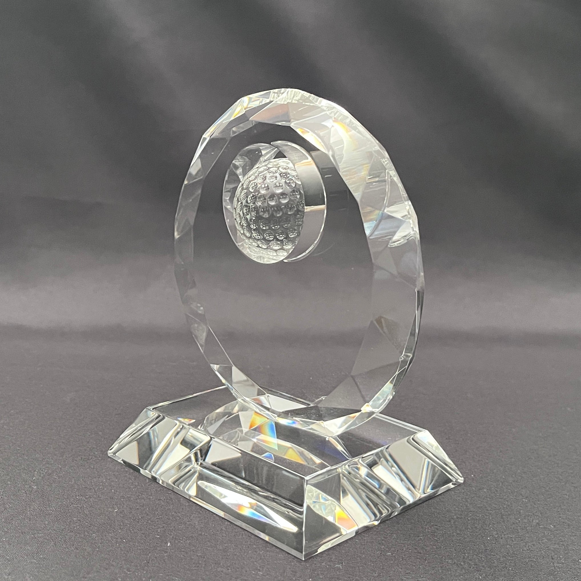 Crystal golf ball in the crystals round plaque 