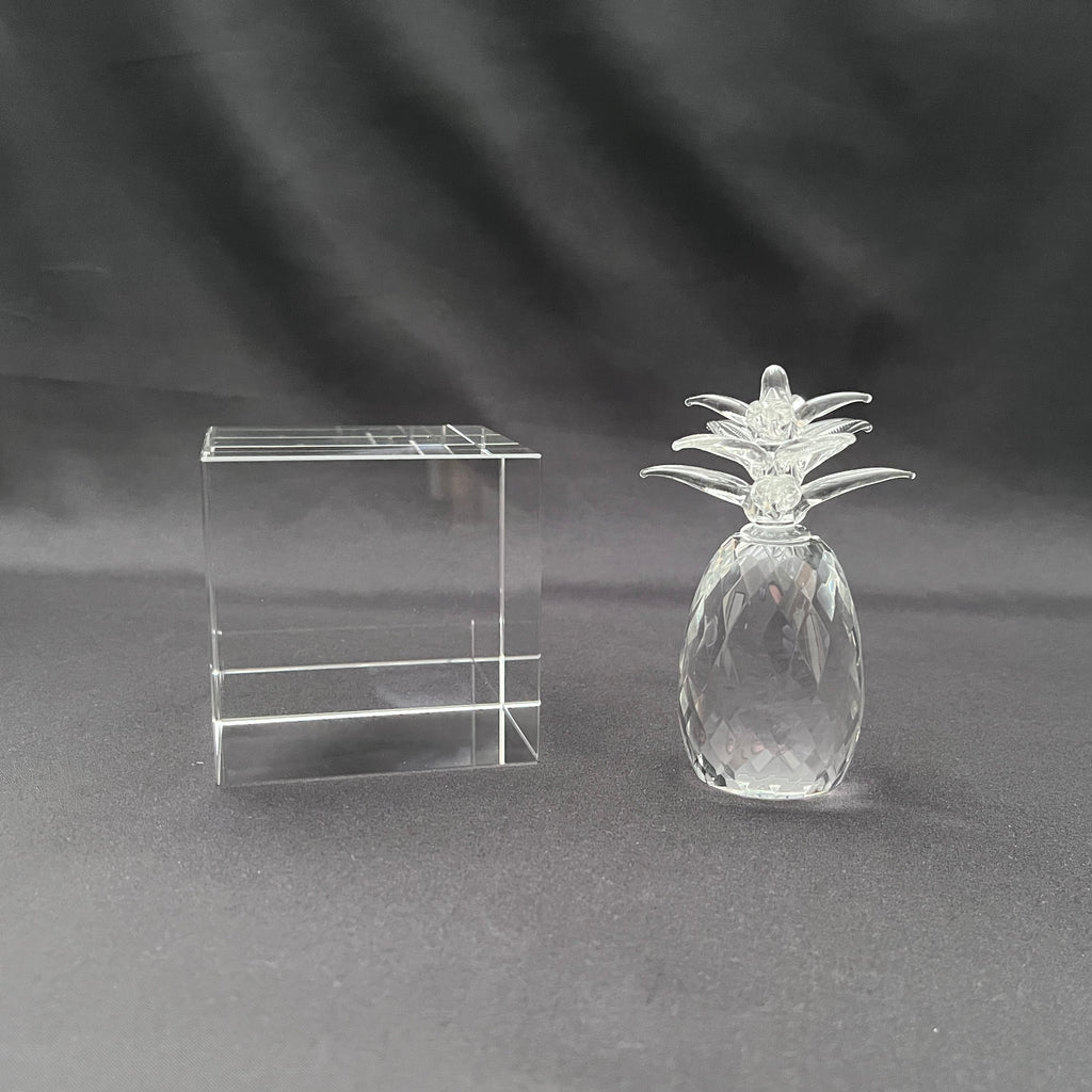 Clear crystal pineapple figurine 